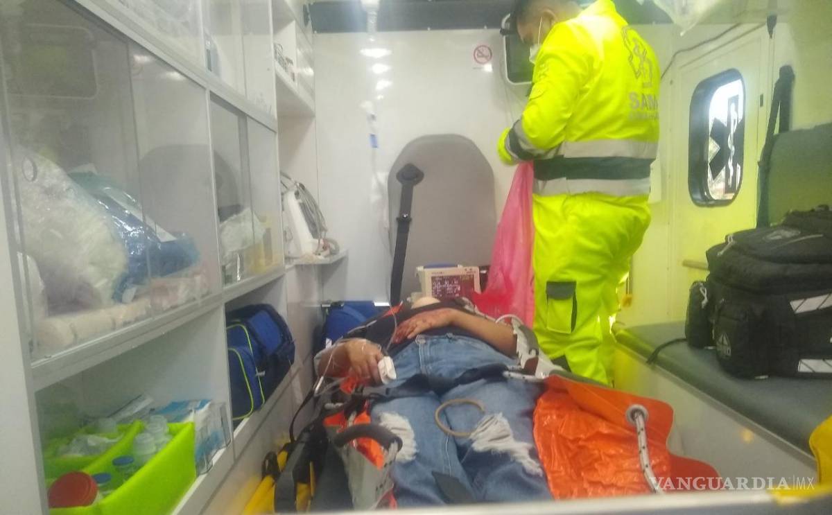 $!A la afectada la llevaron de inmediato a las instalaciones del Hospital General, donde se reporta estable.