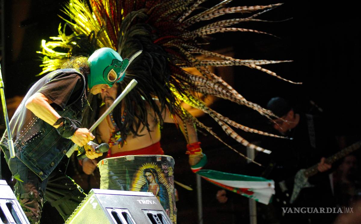 $!El Tri arma tocada con la raza saltillense