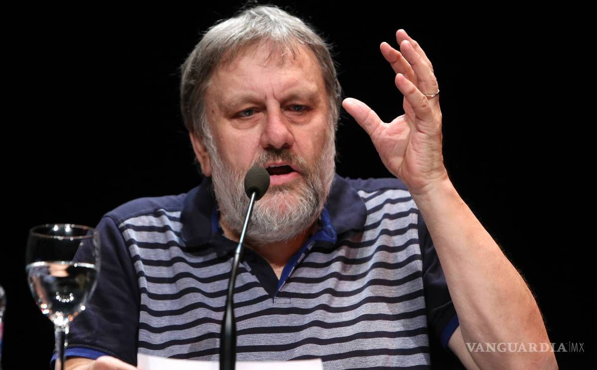 $!'Zuckerberg y Elon Musk son mucho más peligrosos que Donald Trump': Slavoj Zizek