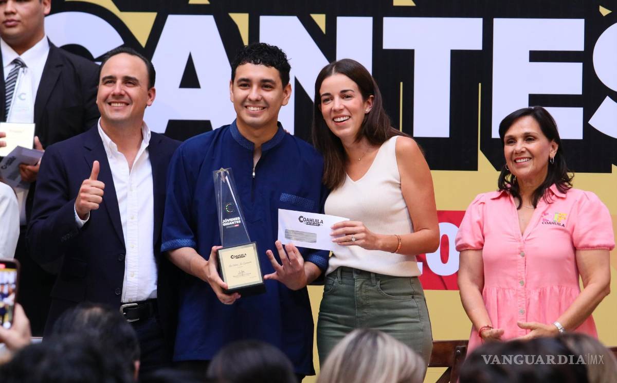 $!En el evento se reconocieron a 11 jóvenes que destacaron en distintos rubros.