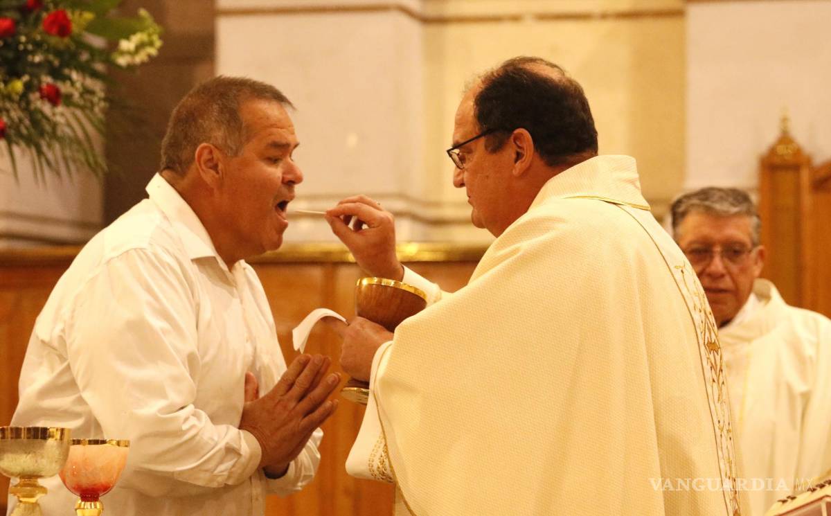$!Son 12 los aspirantes a ser diácono, quienes recibieron la bendición de manos del obispo Hilario González.