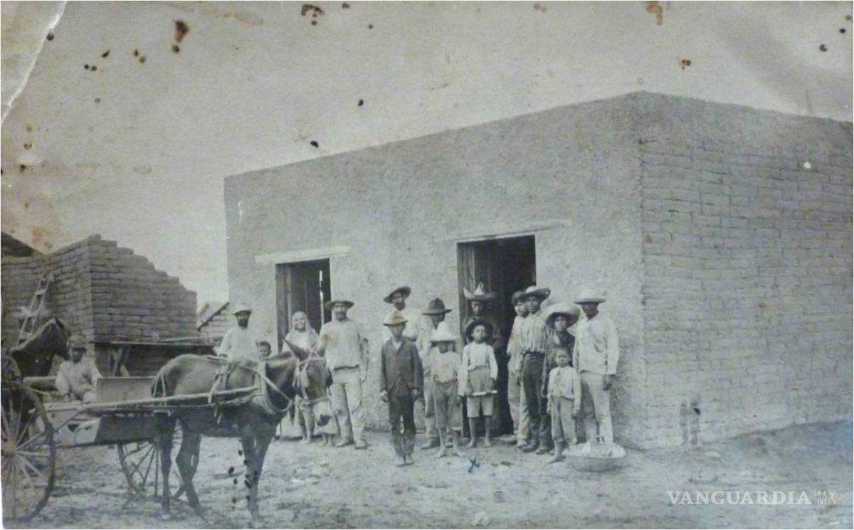 $!Postal de El Hondo en aquellos años en los que la comunidad contaba con dos escuelas, mercado, juzgado, oficina del registro civil, cantinas, fondas, barberías, fábrica de hielo, oficina del ferrocarril y más.