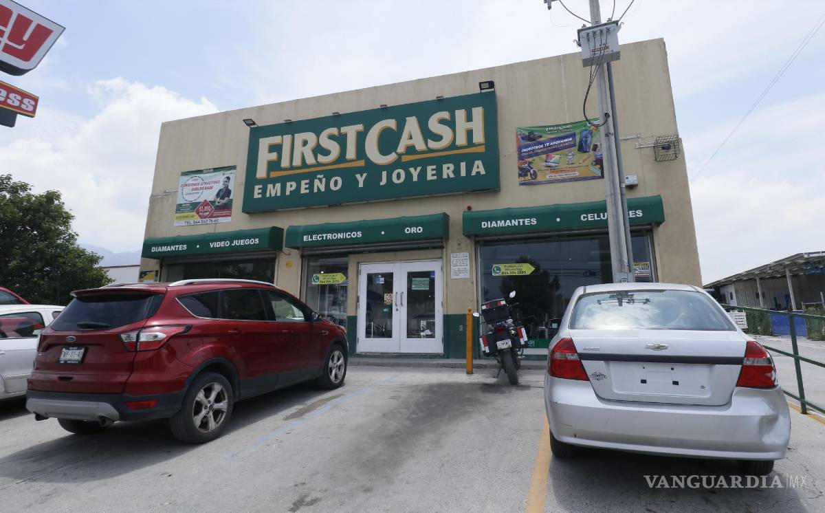 $!En las casas de empeño, los saltillenses llevan productos variados para tener liquidez y hacer frente al gasto de los útiles escolares.