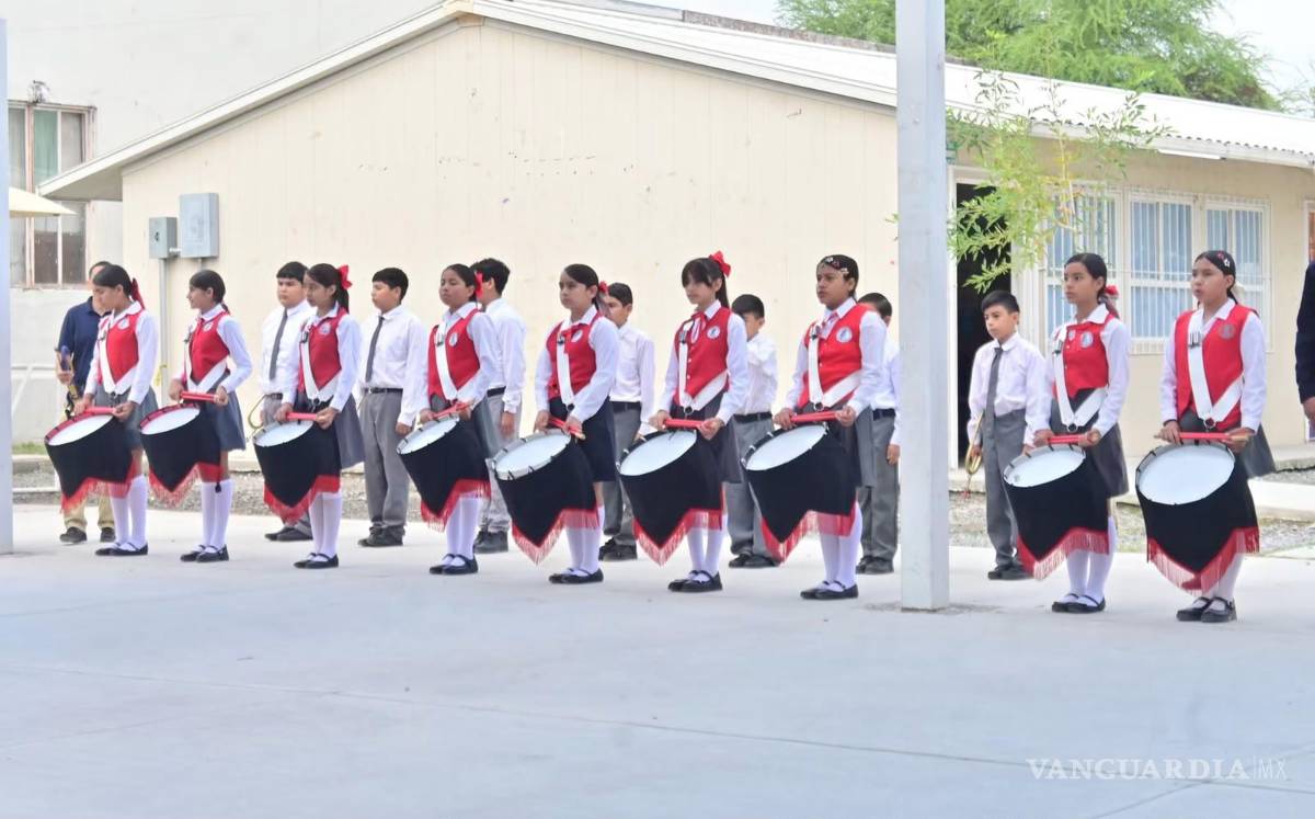 $!El alcalde Carlos Villarreal destacó que la educación también se fortalece mediante actividades extracurriculares.
