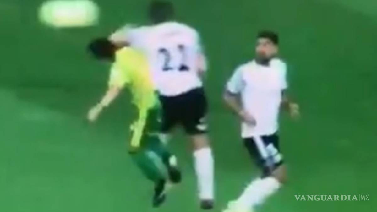 Futbolista mexicano fractura a su rival con un codazo brutal