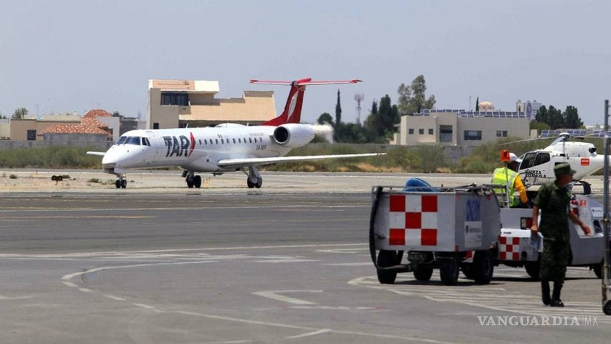 Llegan pocos pasajeros en 1er vuelo de TAR en Saltillo