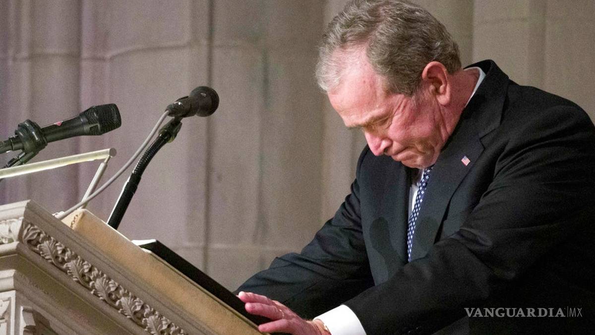 El expresidente George W. Bush rompe en llanto al despedir a su padre