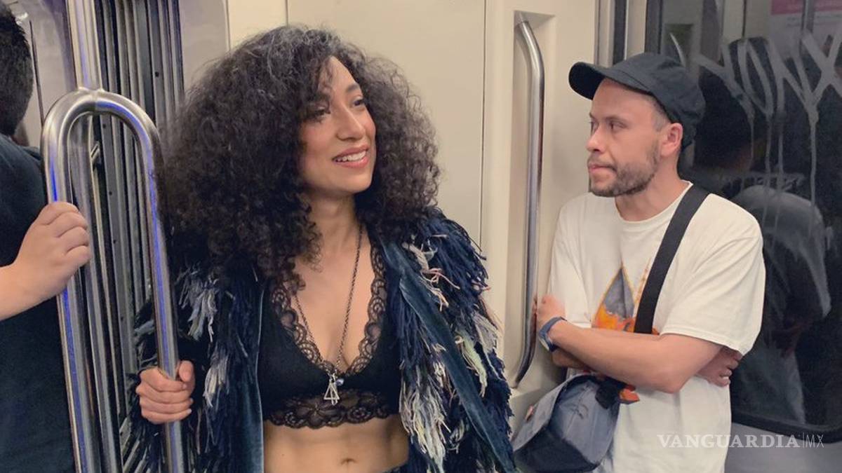"Detienen" a Flor Amargo por cantar en el Metro