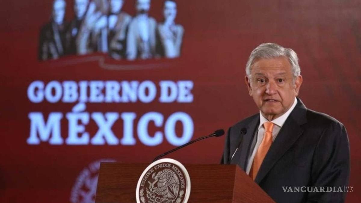 AMLO entregó “carta compromiso” a empresarios para que compren 'cachitos' de la rifa