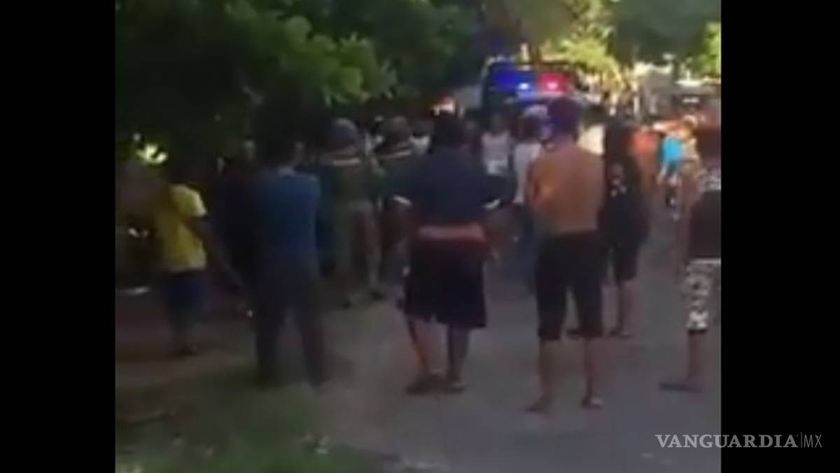 Linchan y queman a secuestradores en Tabasco