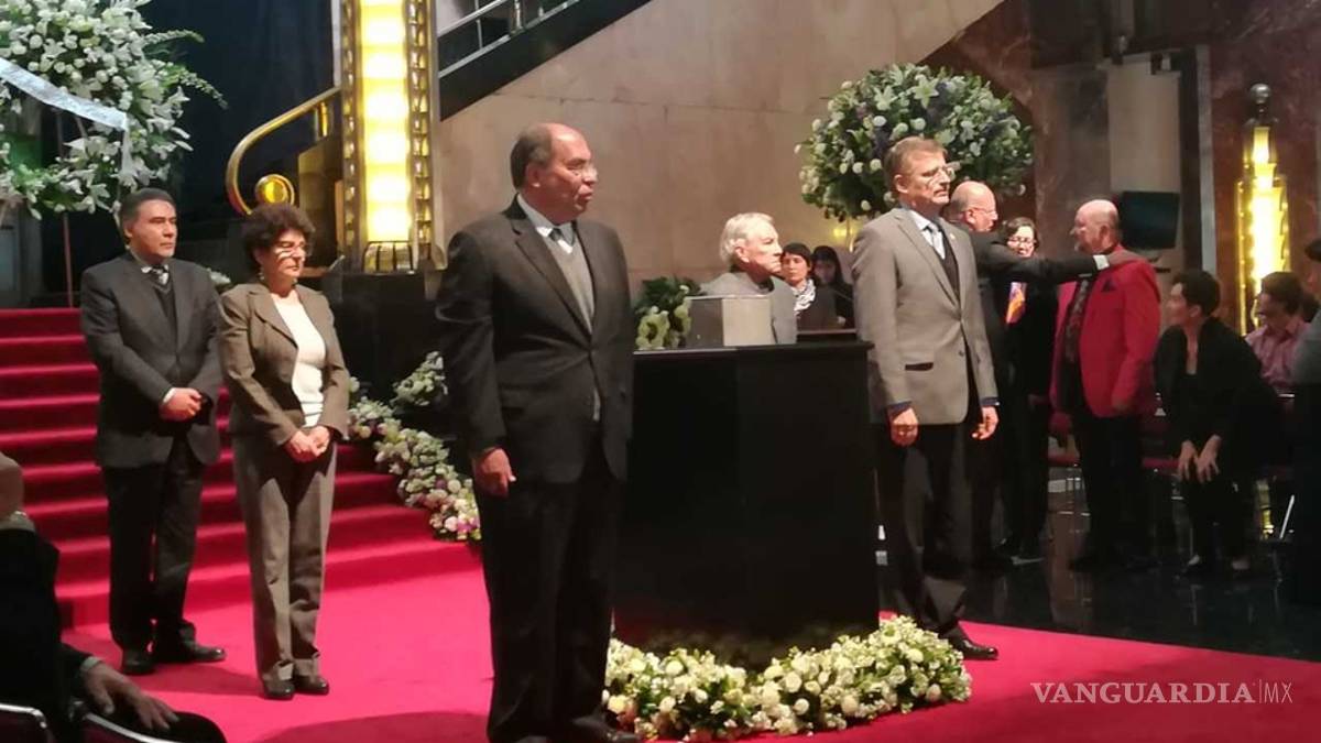 Rinden homenaje póstumo a Fernando del Paso en Bellas Artes