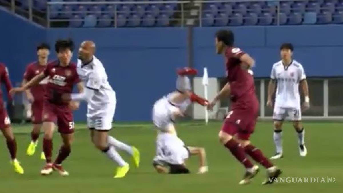 Futbolista se rompe el cuello y un dedo en pleno juego