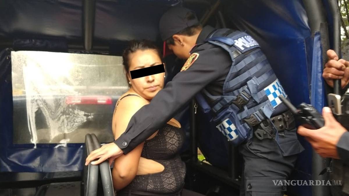 Trasladan a detenida en plaza Artz Pedregal a penal de Santa Martha Acatitla