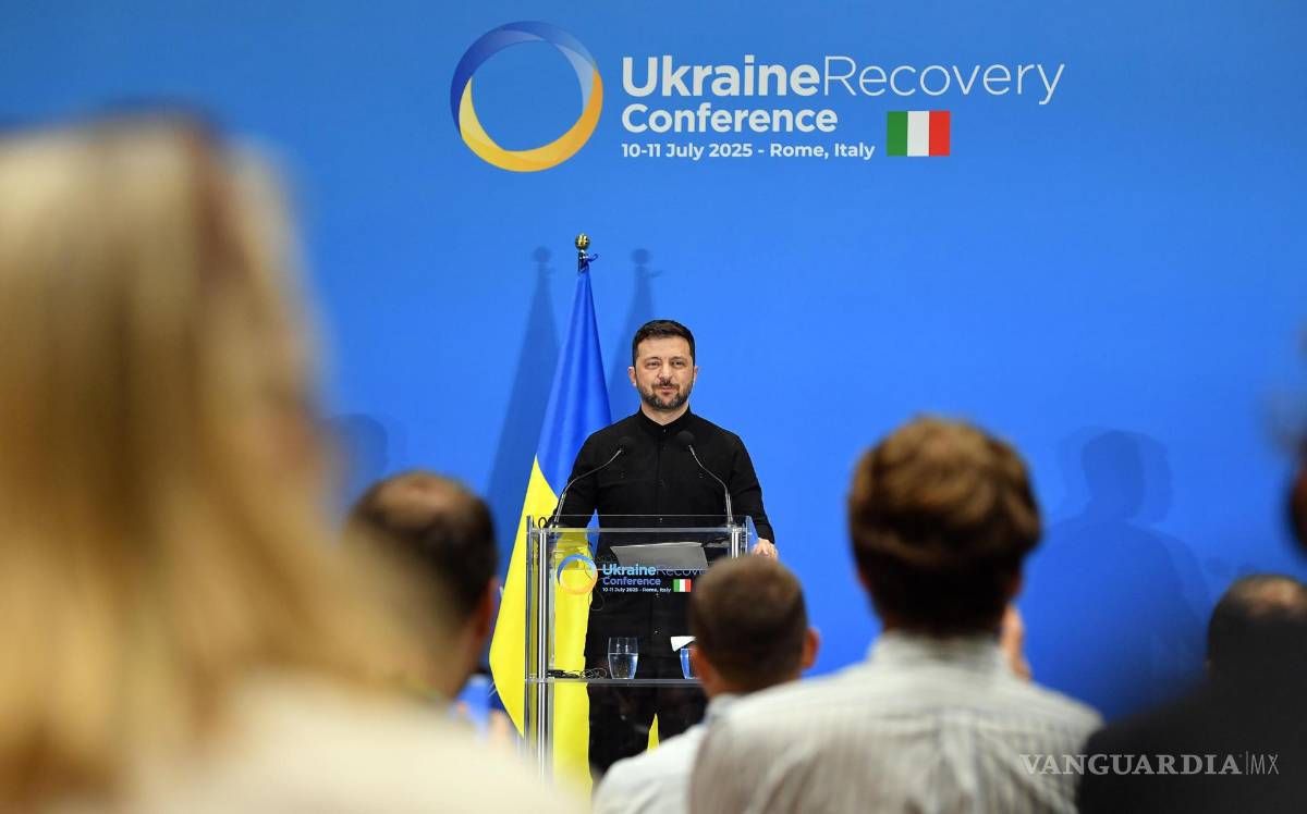 $!El presidente de Ucrania, Volodímir Zelenski, DA un discurso durante la Conferencia de Recuperación de Ucrania 2025 en Roma, Italia.