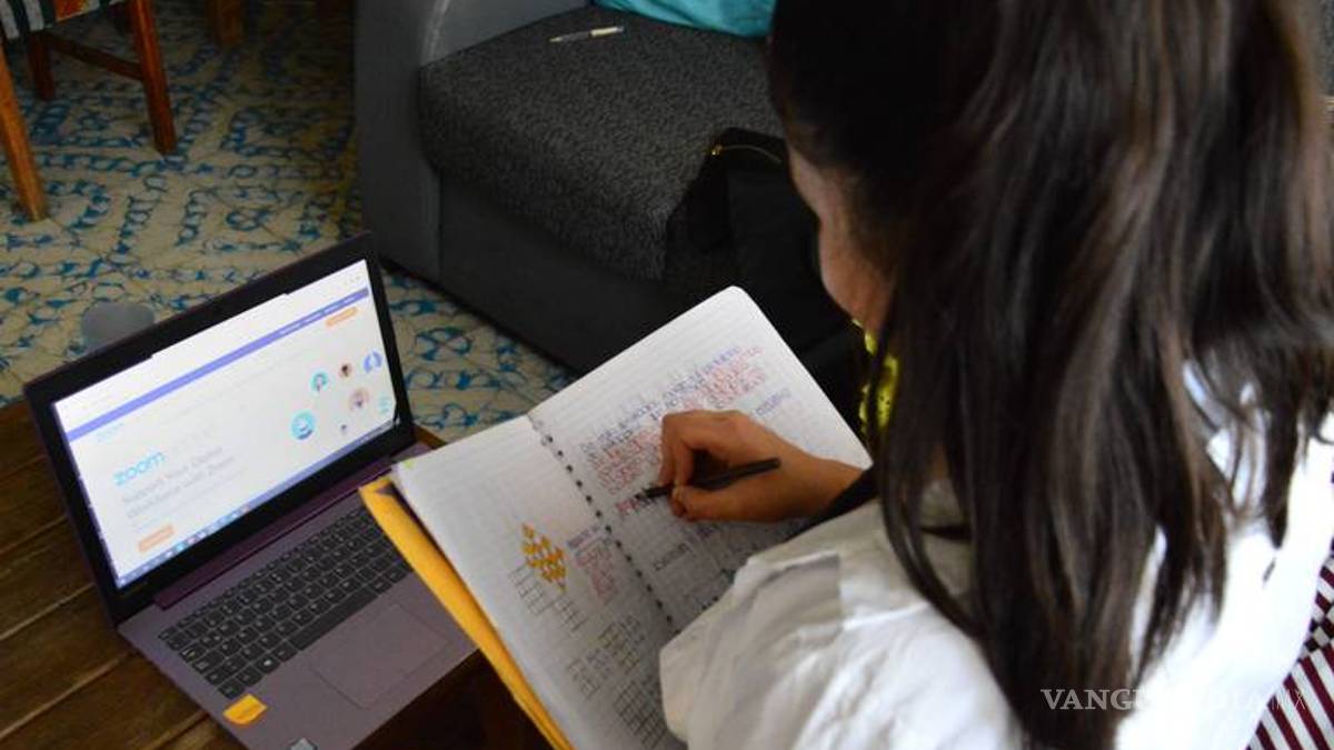 Clases a distancia, un reto para los padres trabajadores de Saltillo