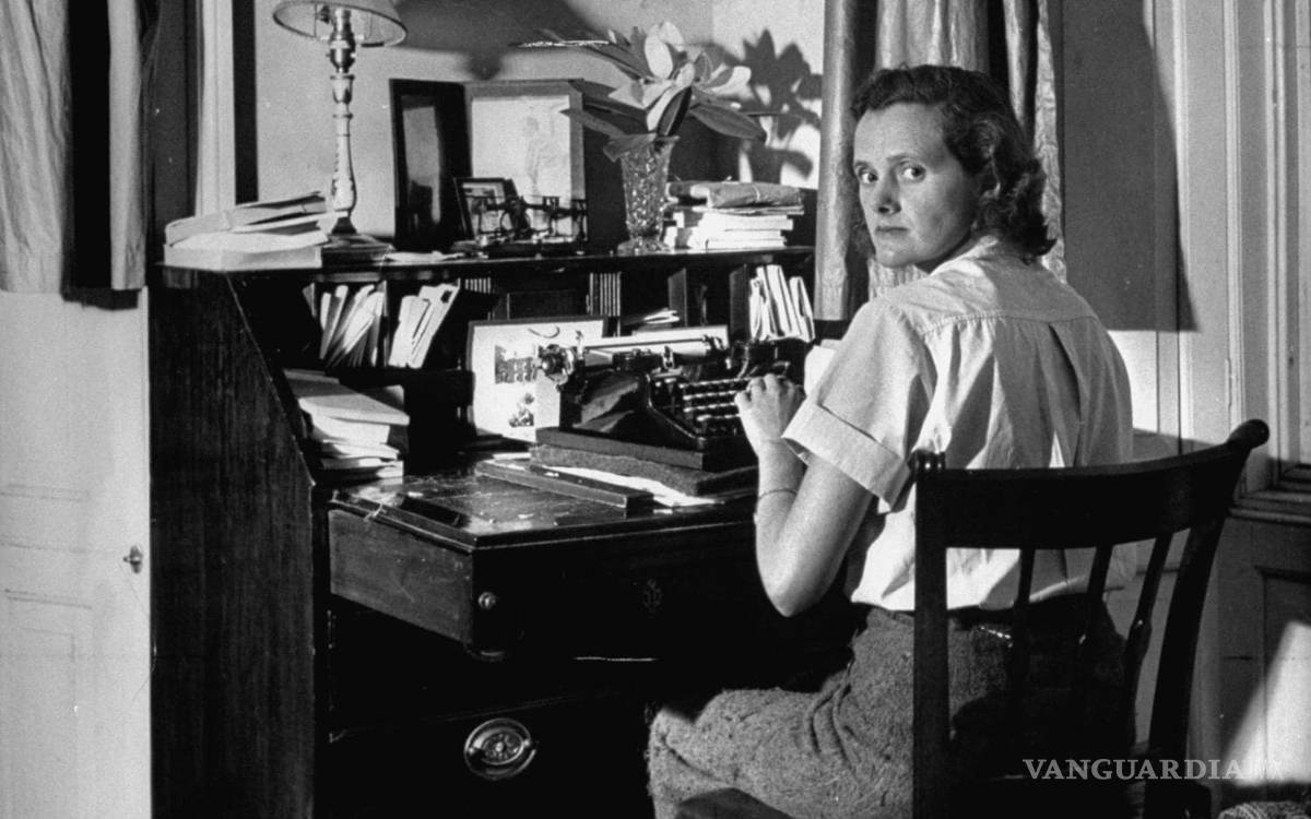 $!6 escritoras que sus novelas te ponen los nervios de punta con sus escalofriantes historias