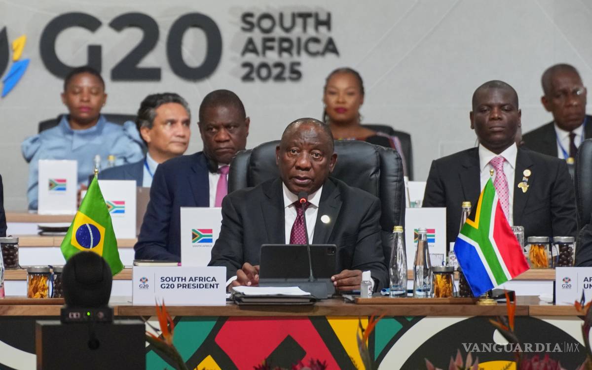 $!El presidente sudafricano Cyril Ramaphosa se dirige a la sesión inaugural de la cumbre de líderes del G20 en Johannesburgo, Sudáfrica.