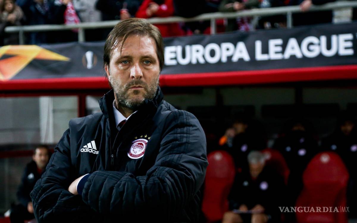 $!'Il Diavolo' se quema en el 'Infierno Griego': el AC Milan no sale de su crisis y es eliminado por el Olympiacos en la Europa League