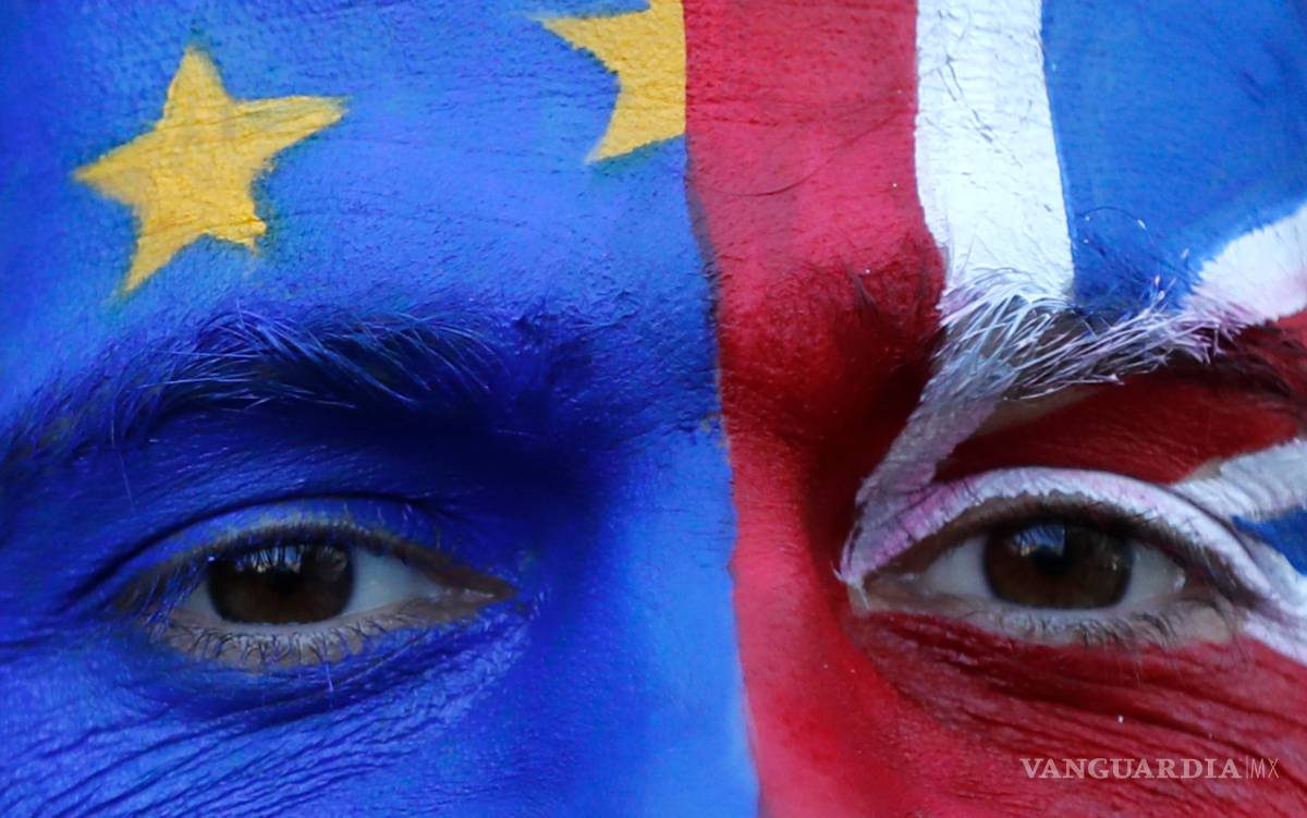 $!Hoy cumbre clave en la Unión Europea para el futuro del "brexit", más de un millón de personas piden revocarlo