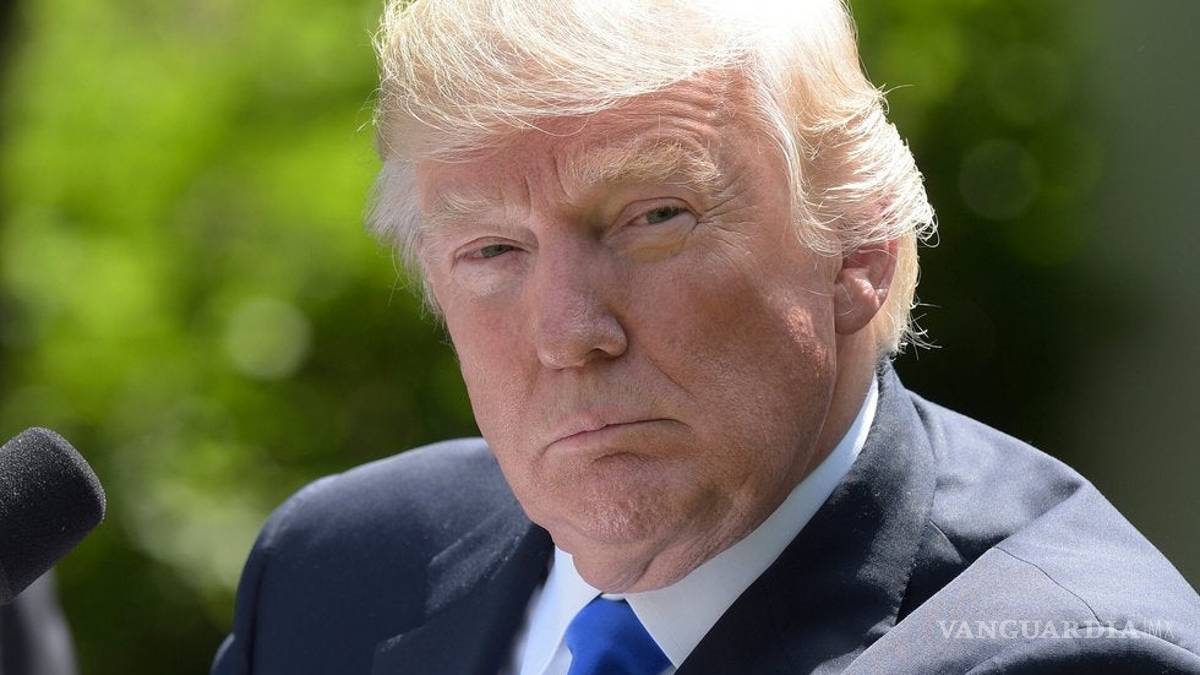 Donald Trump prohíbe entrada a migrantes sin seguro médico