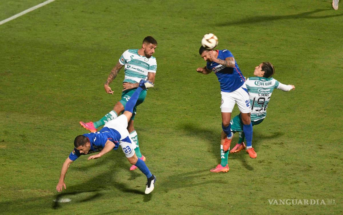 $!Cruz Azul conquista La Laguna