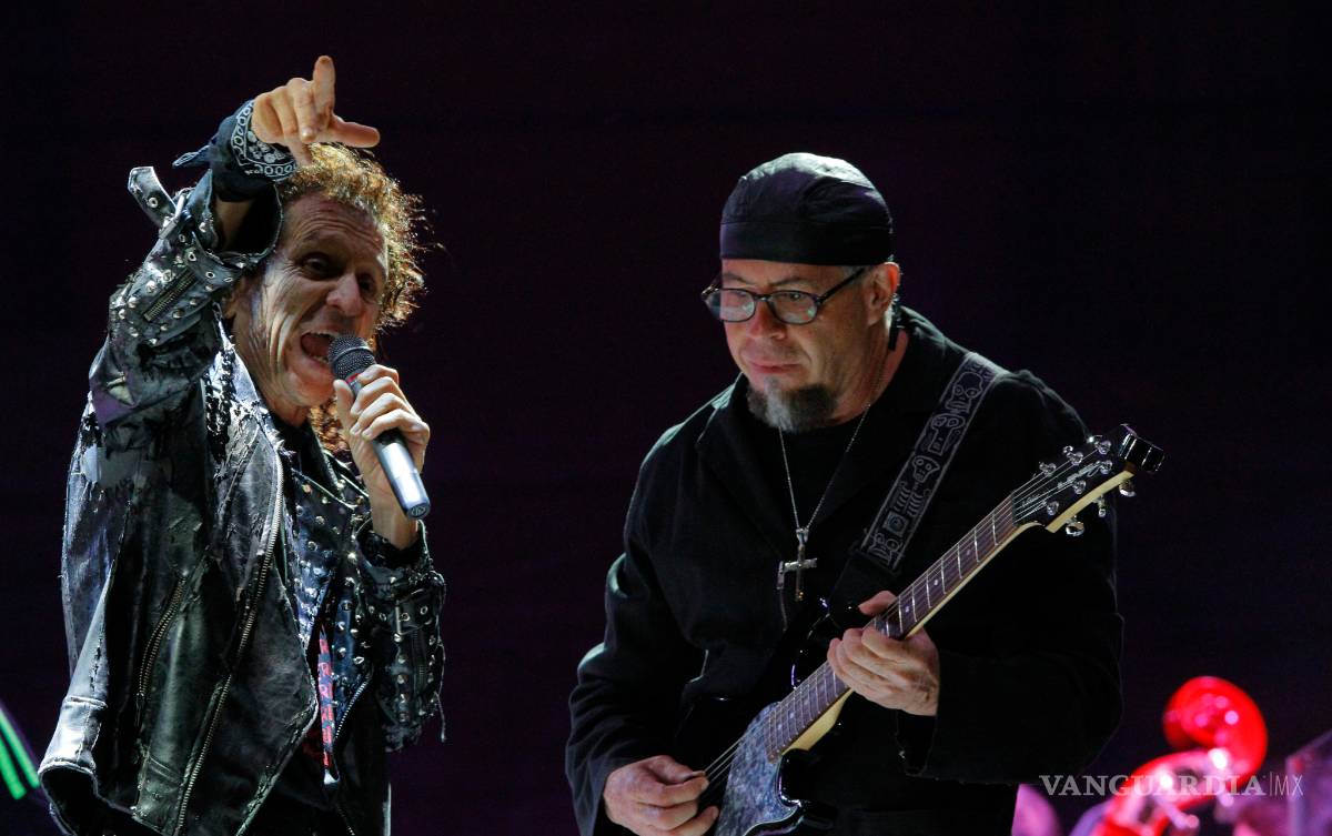 $!El Tri arma tocada con la raza saltillense