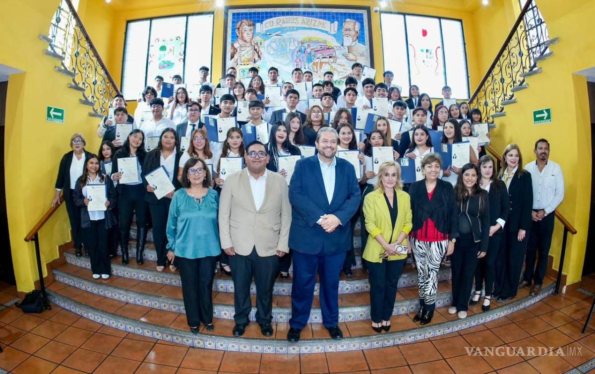 $!92 estudiantes concluyeron su formación en el CECyTEC Ramos Arizpe como parte de la generación 2022-2025.
