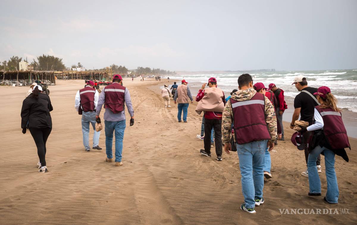 $!Un grupo interdisciplinario conformado por Pemex, Semar, Semarnat, Sener, ASEA y Profepa ha implementado labores de limpieza.