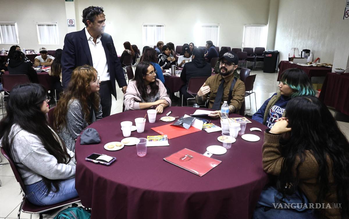 $!Juan Carlos Guerra enfatizó la empatía y el enfoque en el cliente como claves para el éxito profesional.