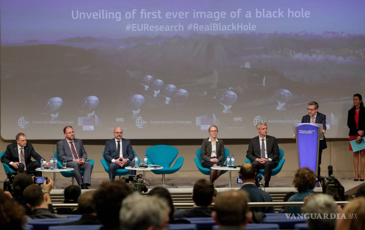 $!Primera imagen de un agujero negro número uno mundial de tendencias en Twitter