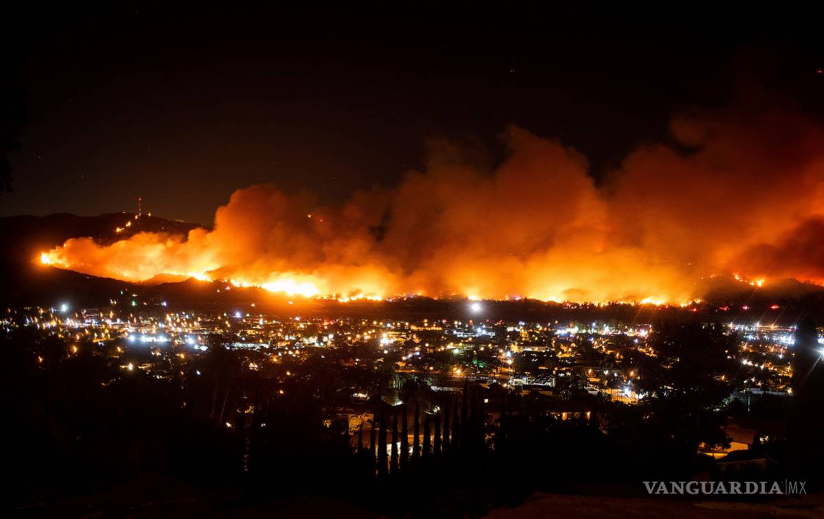 $!Incendios consumen a California