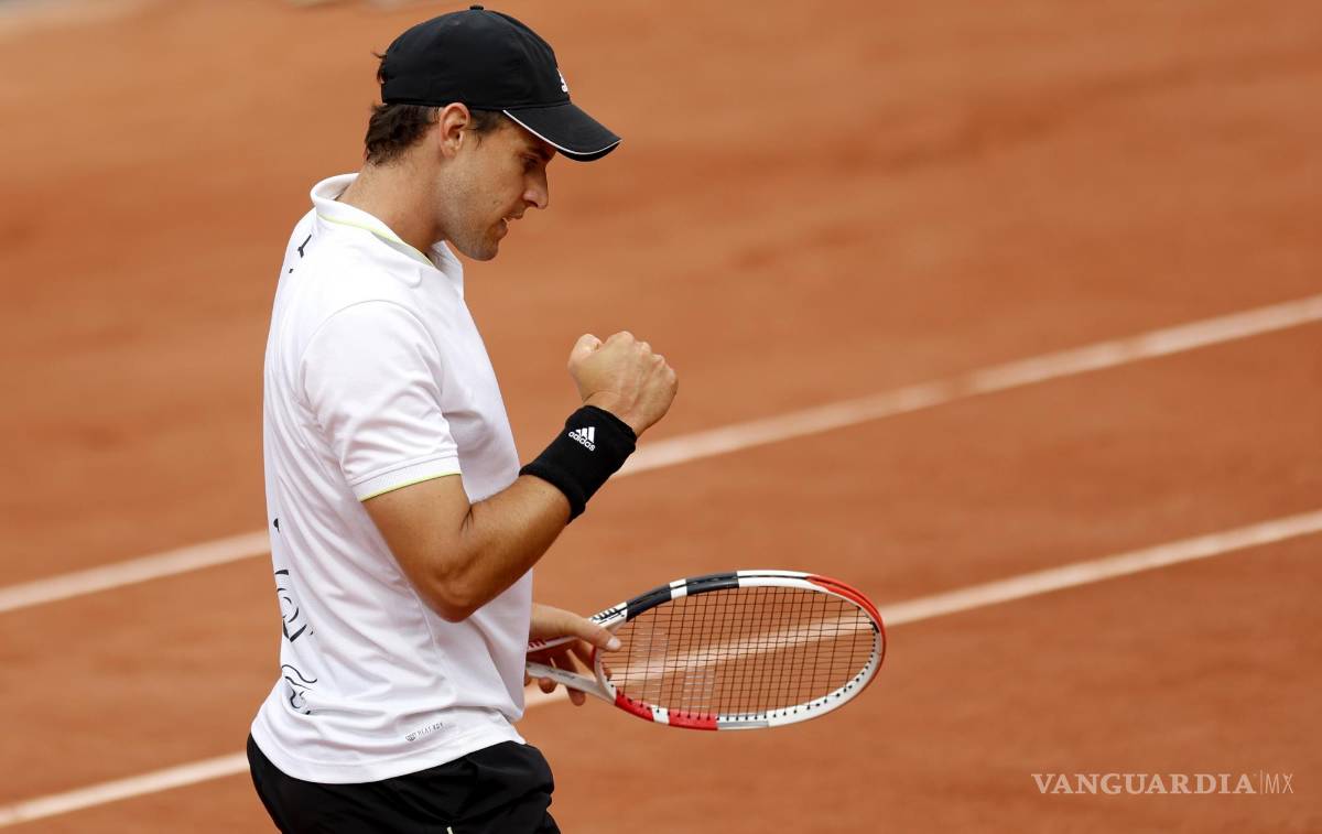 $!Dominic Thiem de Austria juega Hugo Dellien de Bolivia en su partido de primera ronda de hombres en Roland Garros en París, Francia.