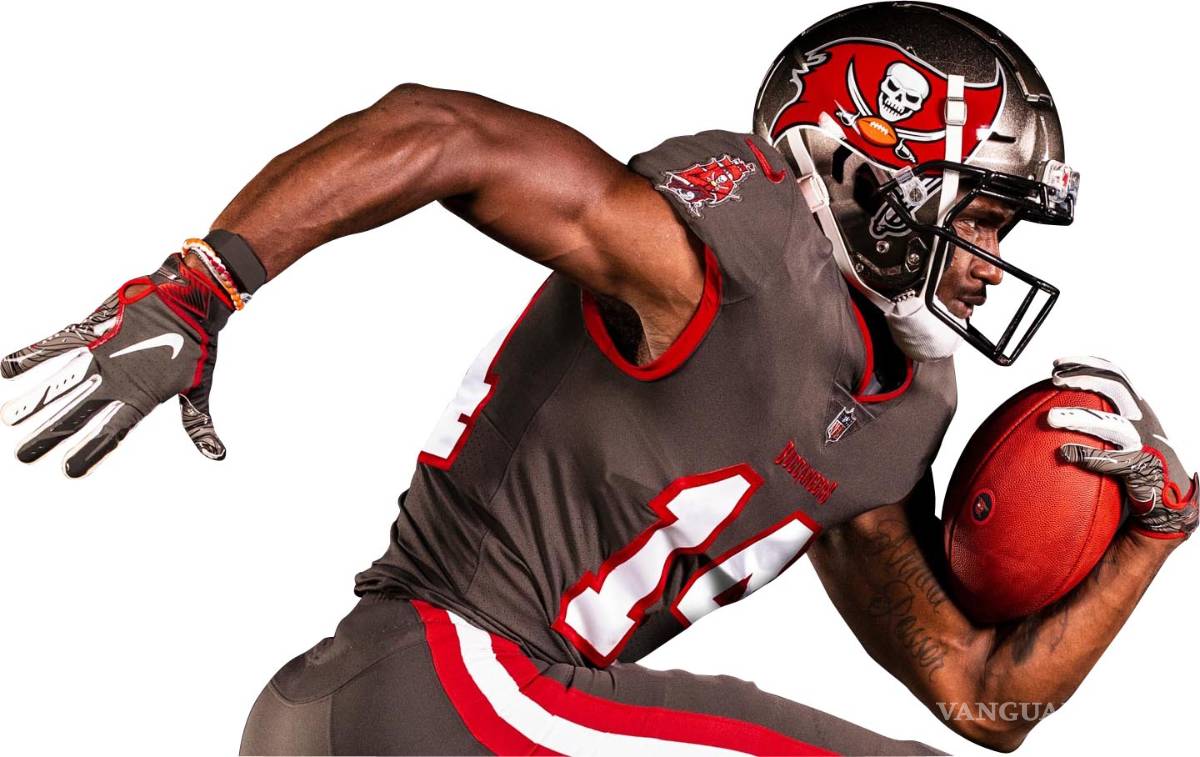 $!Los Buccaneers estrenan uniformes