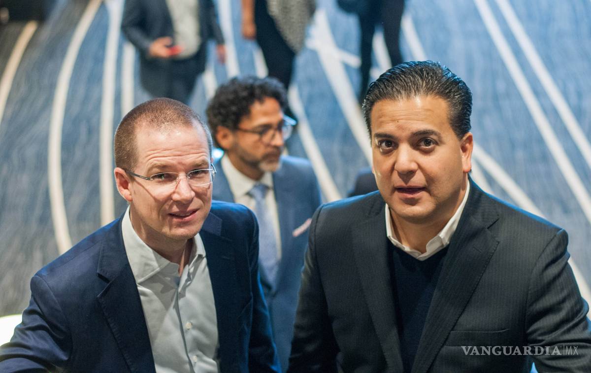 $!En carrera presidencial: AMLO acelera paso, Meade retrocede: Bloomberg