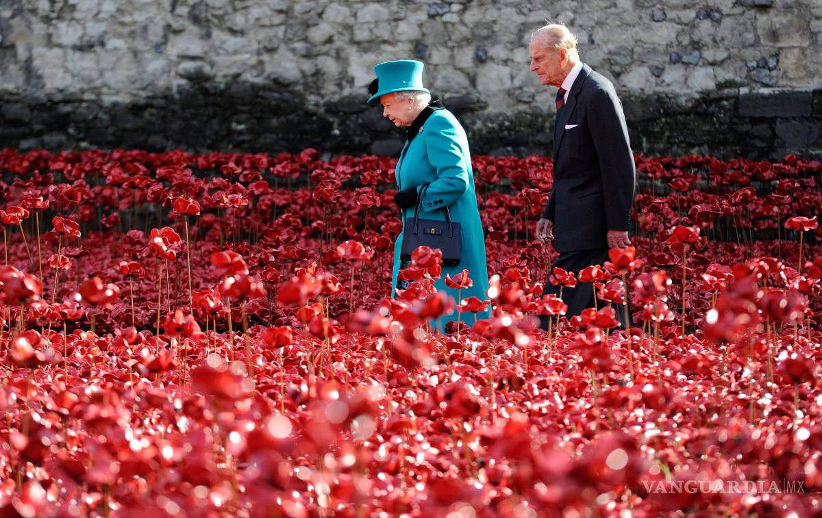 $!Uno de los golpes más duros de la vida de Isabel II fue el fallecimiento de su marido, el duque de Edimburgo, en abril de 2021. EFE/EPA/Facundo Arrizabalaga