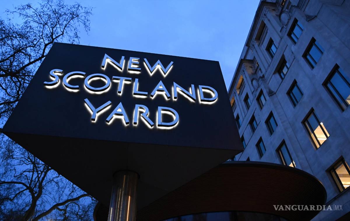 $!La Policía Metropolitana multó a 20 personas por el incumplimiento del confinamiento durante las fiestas en Downing Street.