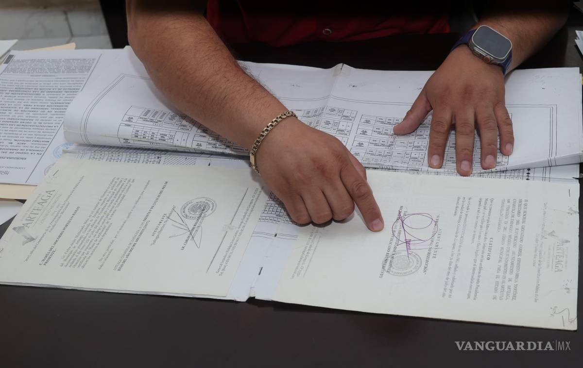 $!En el predio irregular Universidad Universo se han comenzado a fincar viviendas hasta con albercas.