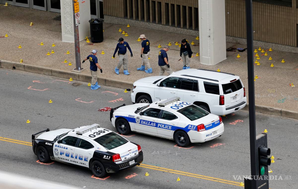 $!Refuerzan seguridad del Departamento de Policía de Dallas por amenaza y presencia de enmascarado