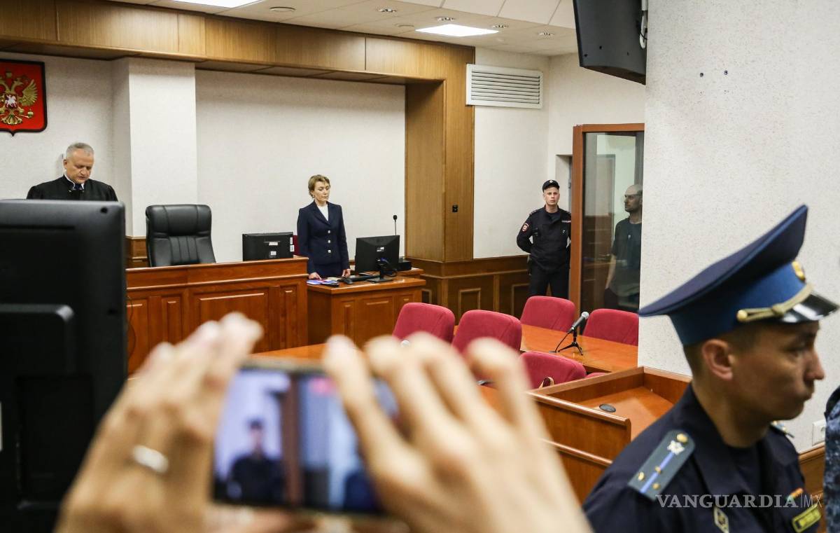 $!Evan Gershkovich, periodista estadounidense del Wall Street Journal que cubre Rusia, fue detenido en Ekaterimburgo el 29 de marzo de 2023.