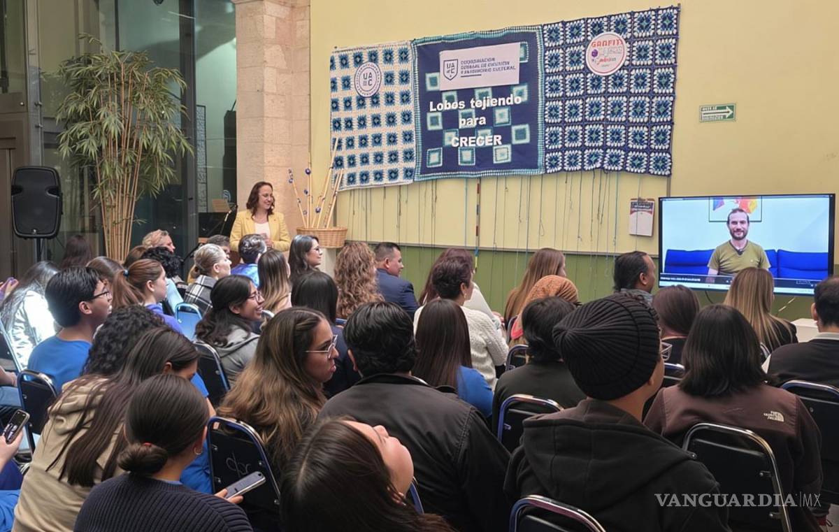 $!Autoridades universitarias, estudiantes y docentes participaron en la presentación de la iniciativa, que busca vincular la creatividad, la convivencia y el patrimonio cultural.