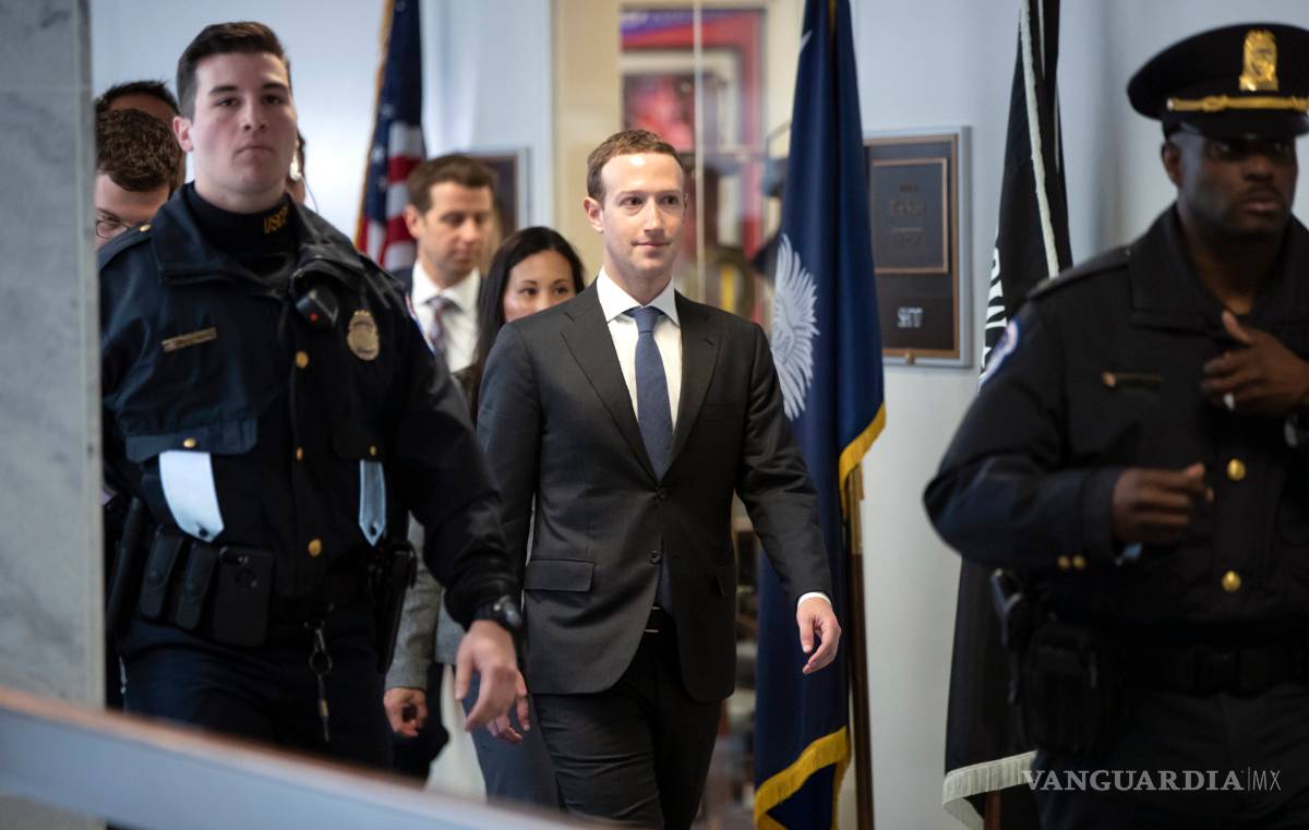 $!Zuckerberg se reúne con legisladores previo a audiencia