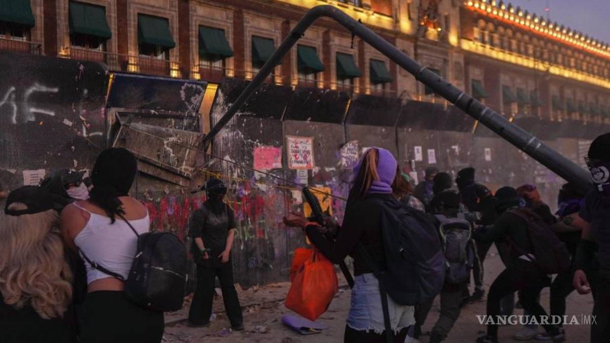8M: Entre el dolor y la rabia con el grito de “Ni una más” miles de mujeres toman las calles en México (fotos)
