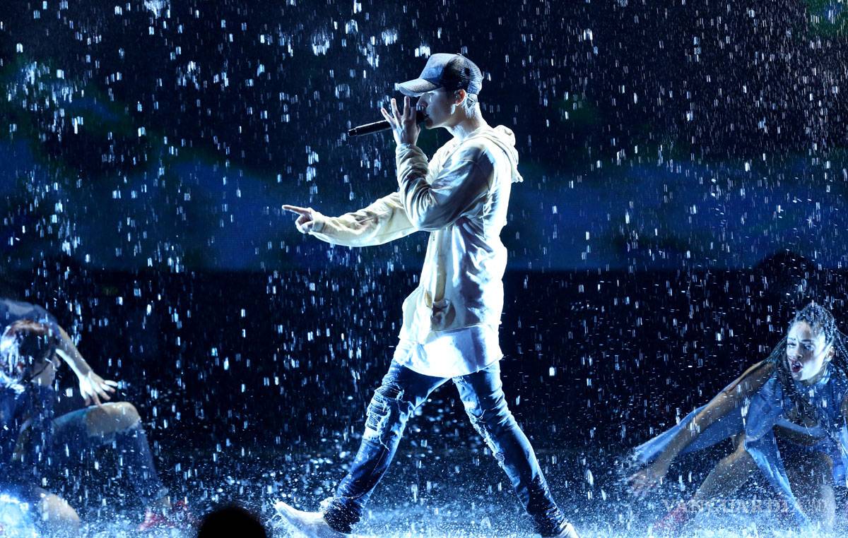 $!Celebran la música y la paz en los American Music Awards