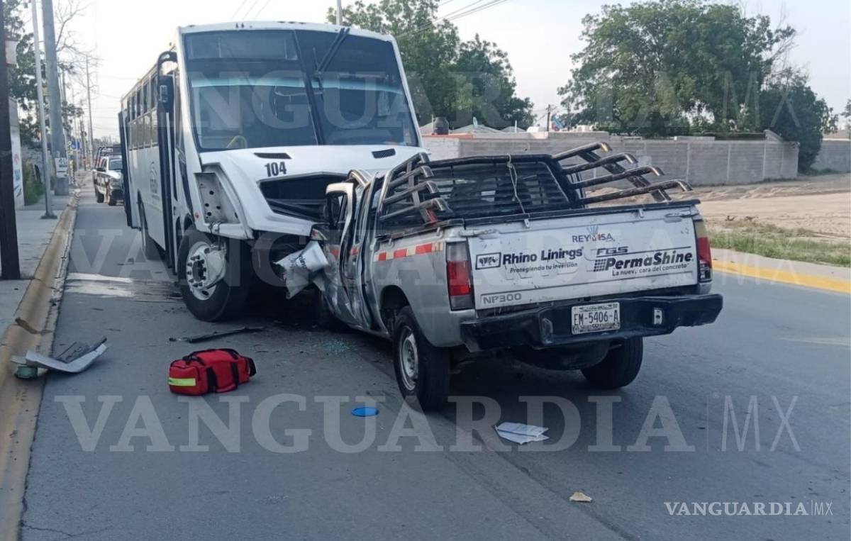 $!Choque frontal en Ramos Arizpe deja dos lesionados