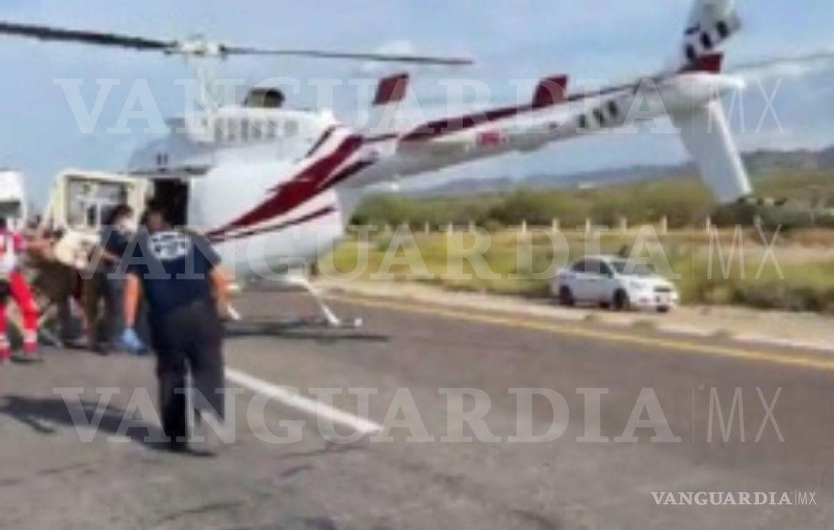 $!Estadounidenses vuelcan en carretera Saltillo-Torreón; muere una mujer