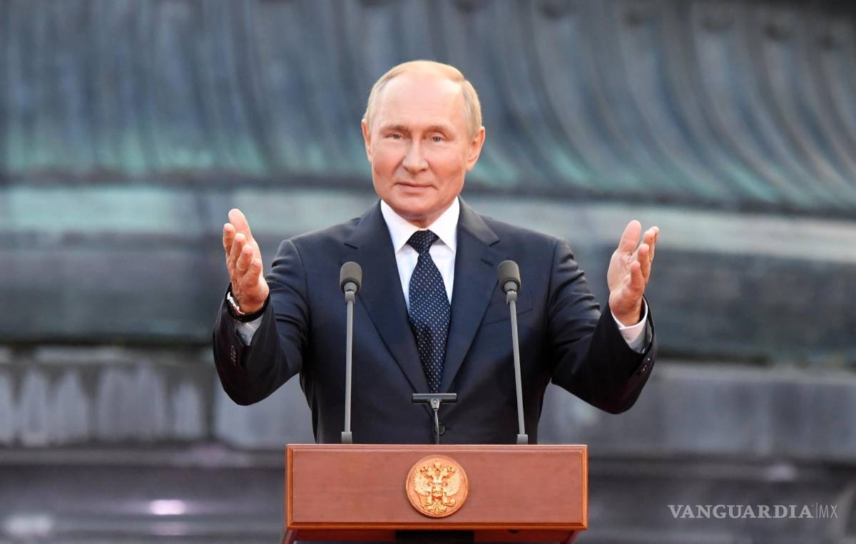 $!El presidente de Rusia Vladimir Putin pronuncia un discurso durante un evento en Veliky Novgorod, una de las ciudad más antiguas de Rusia.