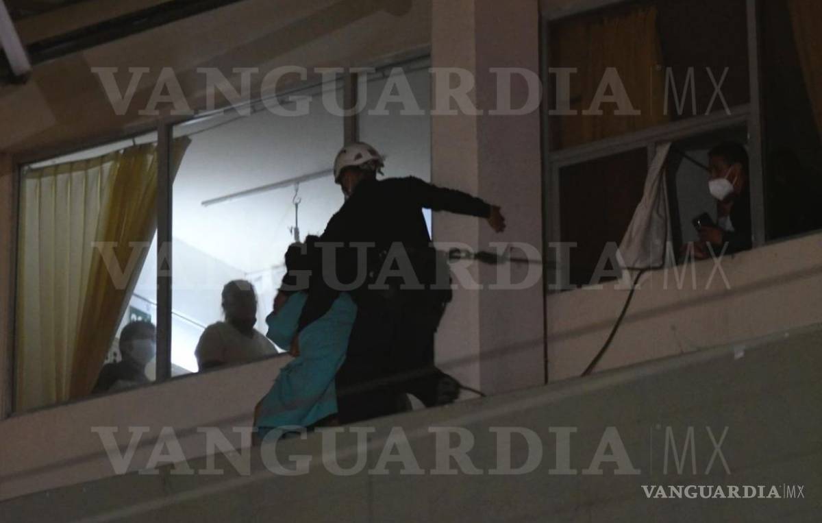 $!Frustran suicidio en la clínica 2 del IMSS en Saltillo; mujer intentó lanzarse del ‘cuarto piso’