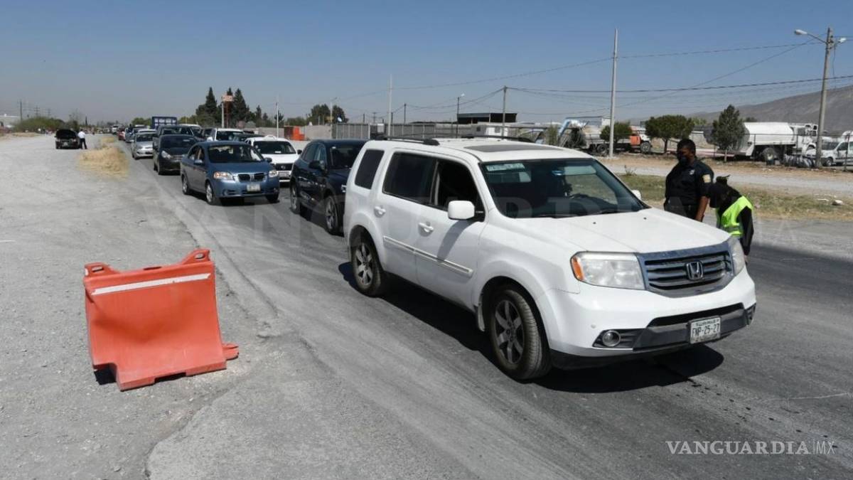 Pese a incendio, paseantes buscan entrar a Sierra de Arteaga; filtro en Bella Unión se los impide