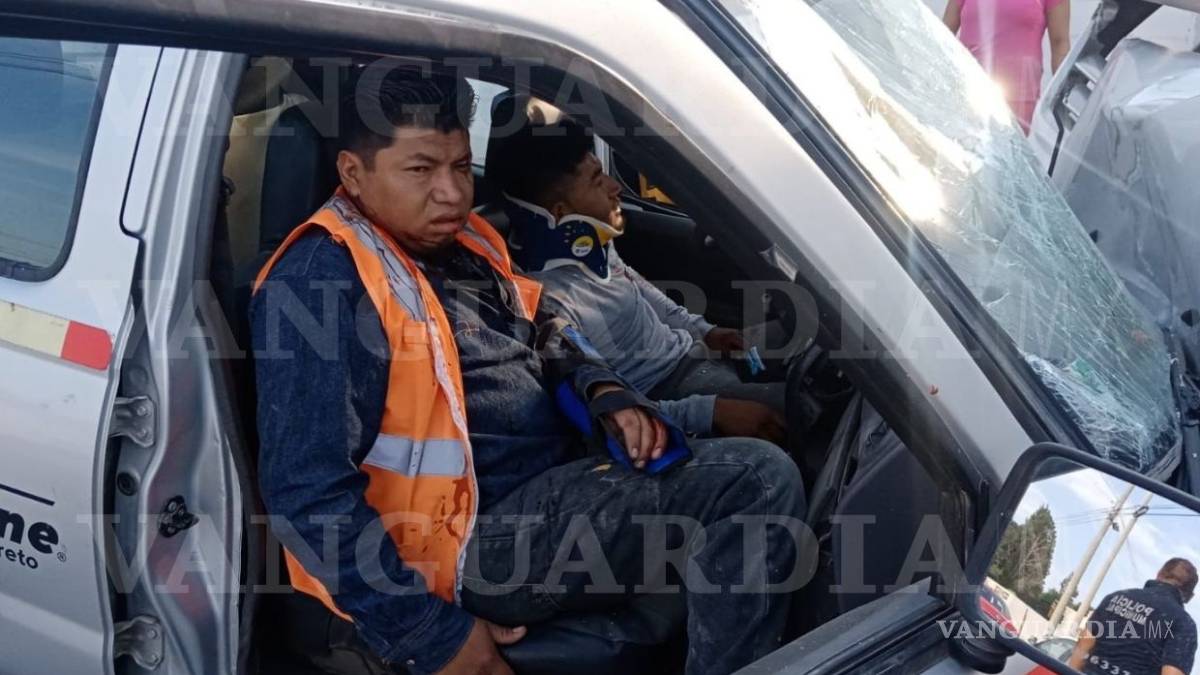 Choque frontal en Ramos Arizpe deja dos lesionados