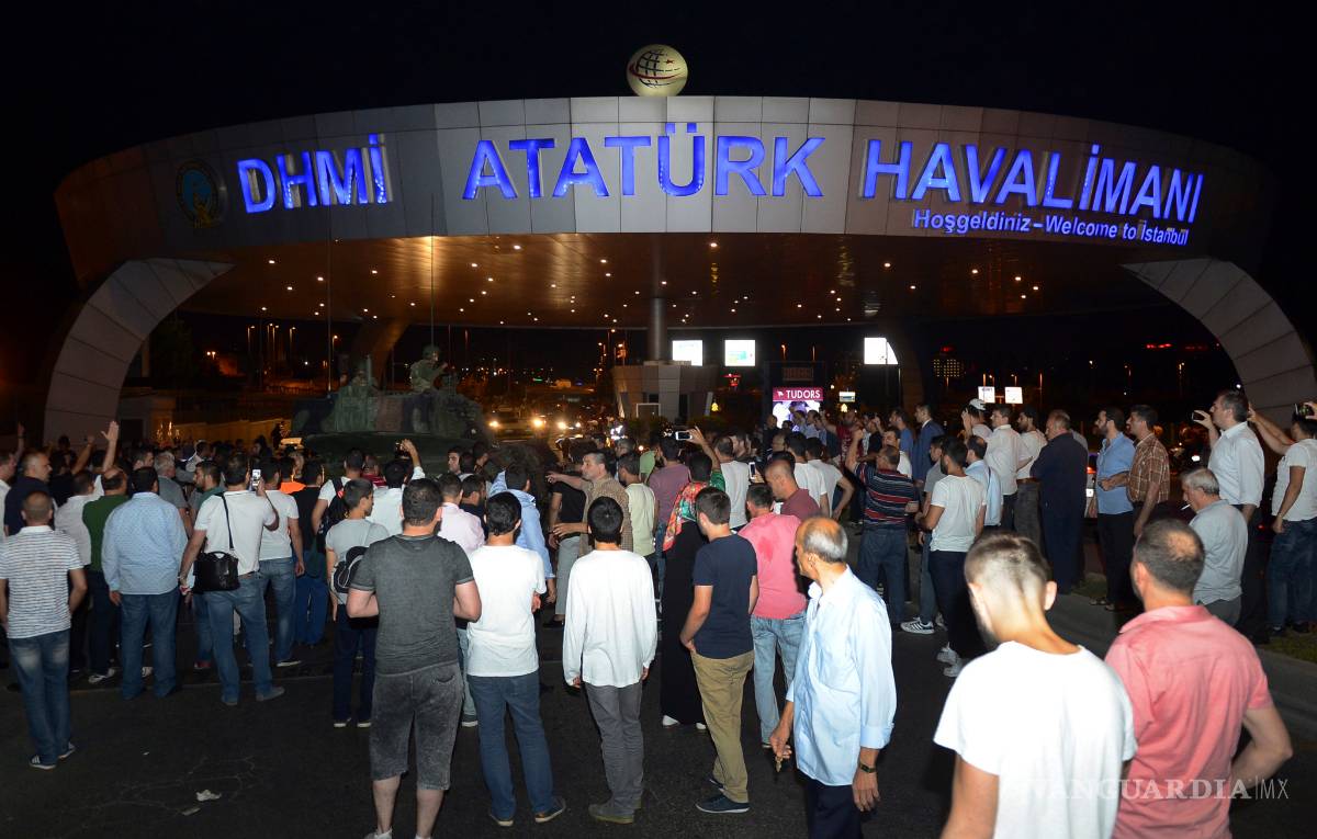 $!Impiden a funcionarios públicos de Turquía viajar al extranjero